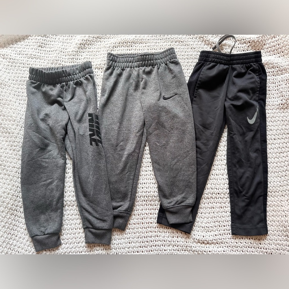 Nike sweats kids size 4